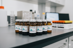 single solution reference standards in analytical laboratory setting single solution reference standards in generic laboratory vials